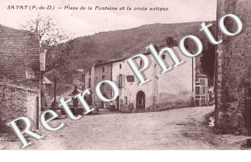 place de la fontaine et la croix antique