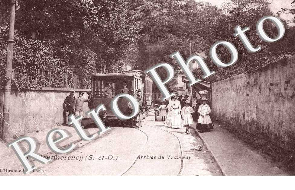 ARRIVE DU TRAMWAY
