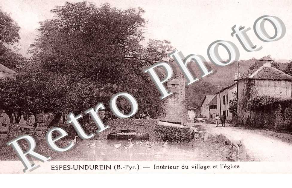 Interieur du village et l&#039;eglise