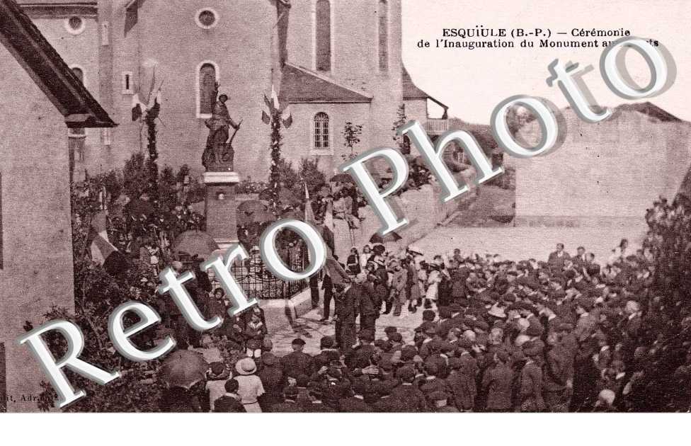 Ceremonie de l&#039;inauguration du monument aux morts