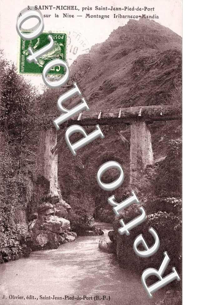 Montagnes Iribarneco Mendia et Aqueduc sur la Nive
