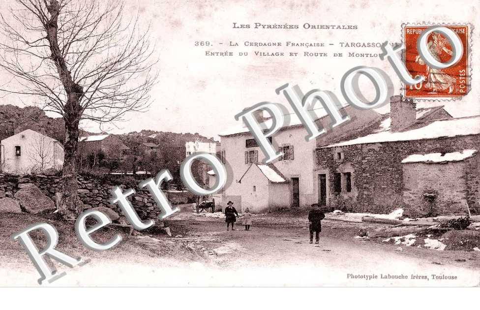 entree du village et route de Mont-Louis
