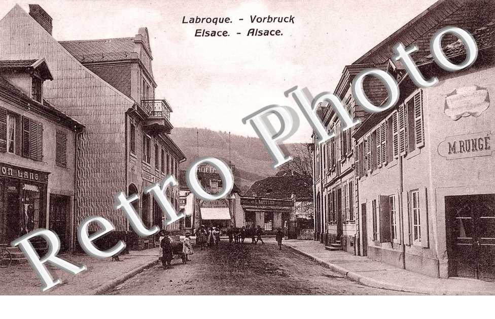 ( une rue )