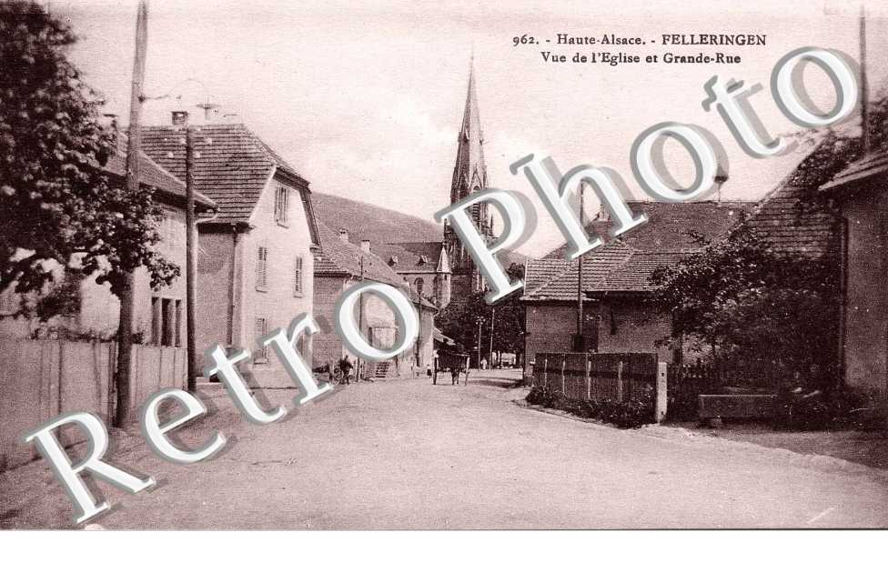 vue de l&#039;eglise et Grande Rue