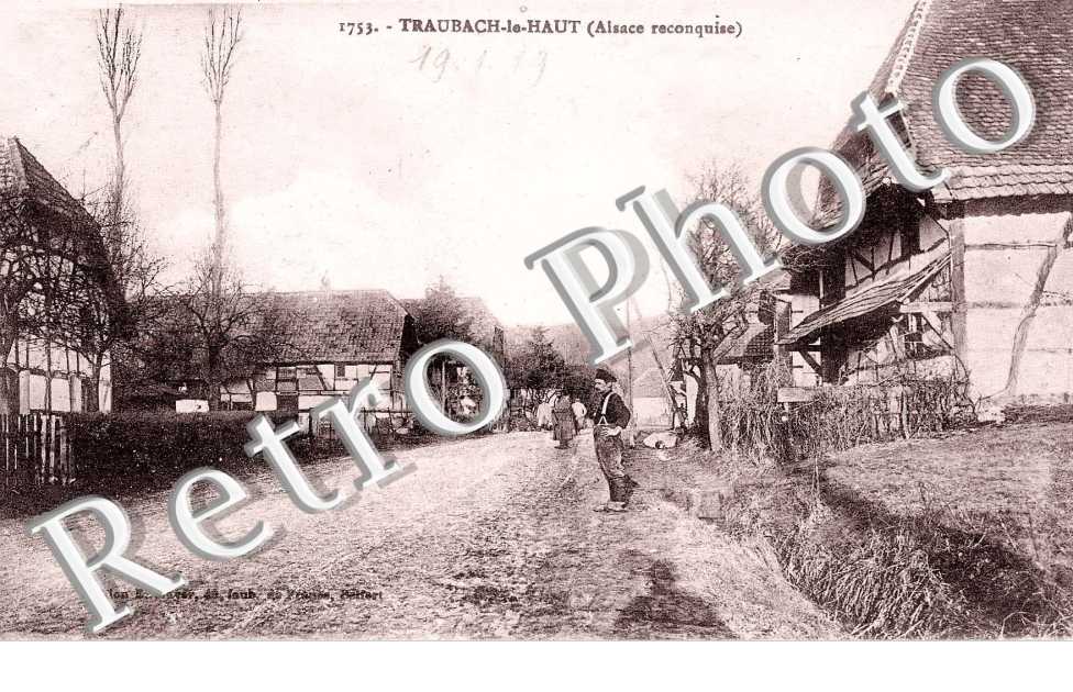 ( un coin du village )