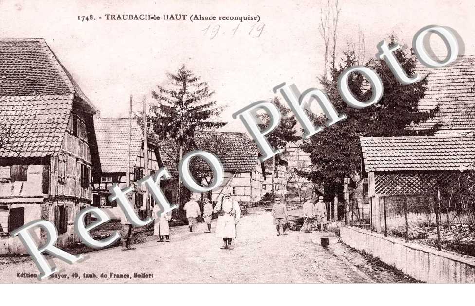 ( un coin du village )