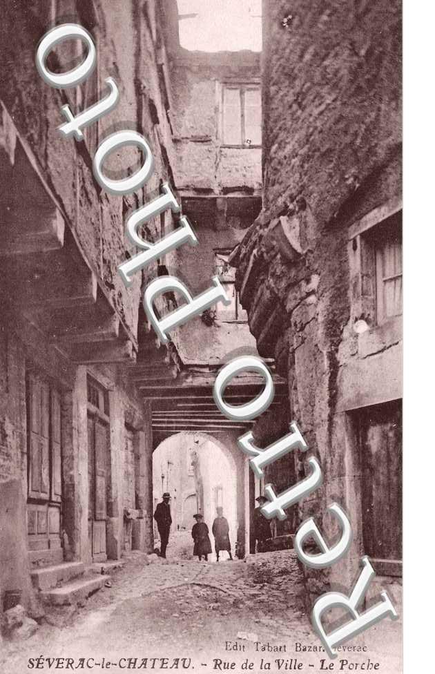 Rue de la ville - le porche