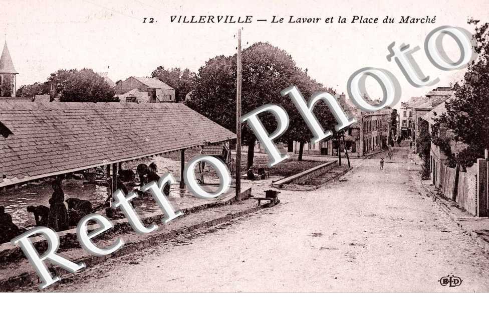 le lavoir et la place du marche