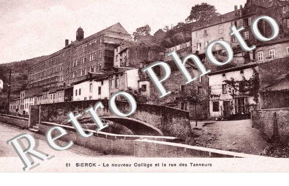 le nouveau college et la rue des Tanneurs