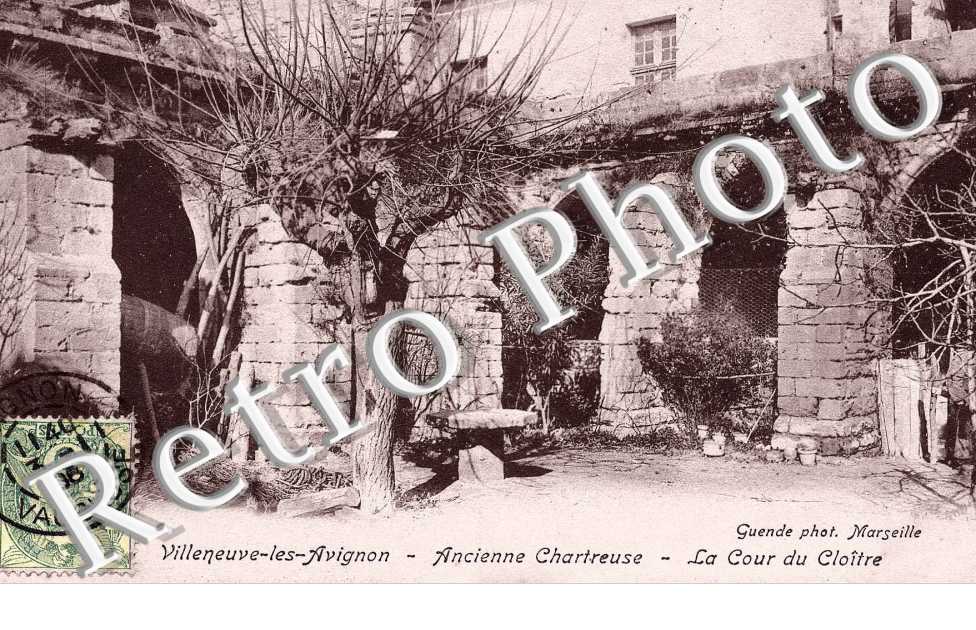 ancienne chartreuse - la cour du cloitre
