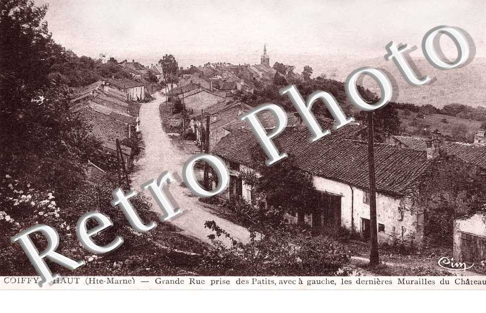 Grande Rue prise des Patits, avec a gauche, les dernieres murailles du chateau