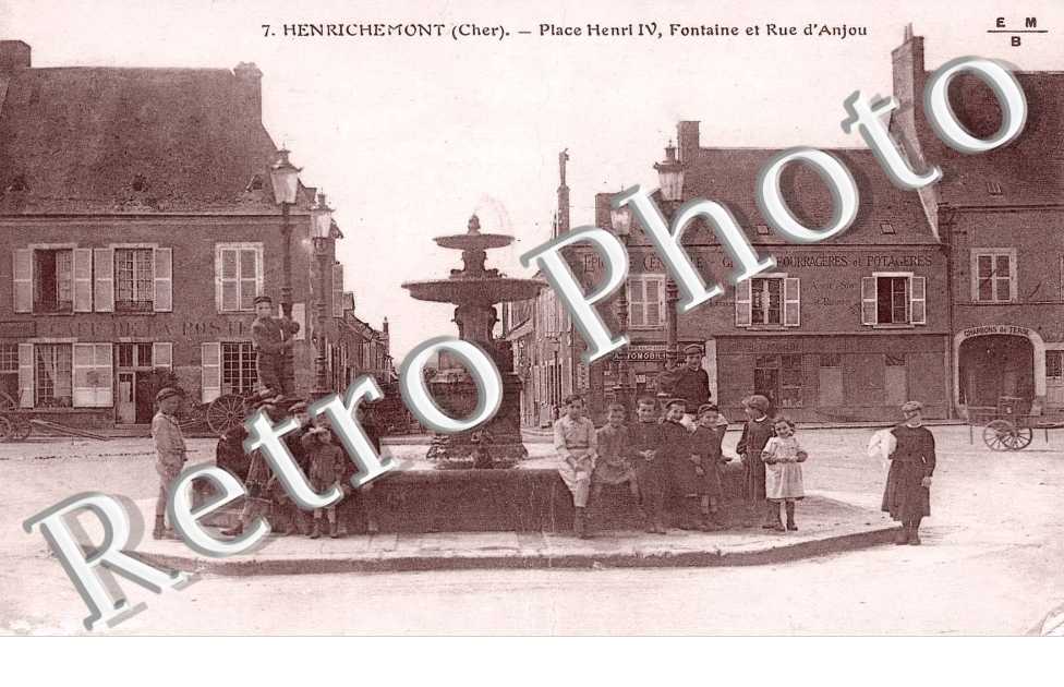 place henri IV fontaine et rue d&#039;anjou