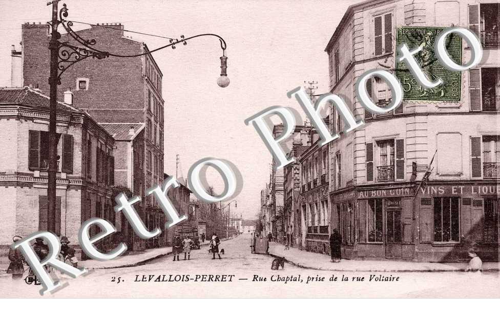Rue Chaptal pris de la Rue Voltaire