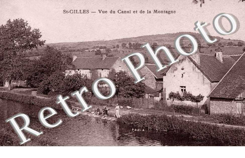 Vue du canal et de la montagne