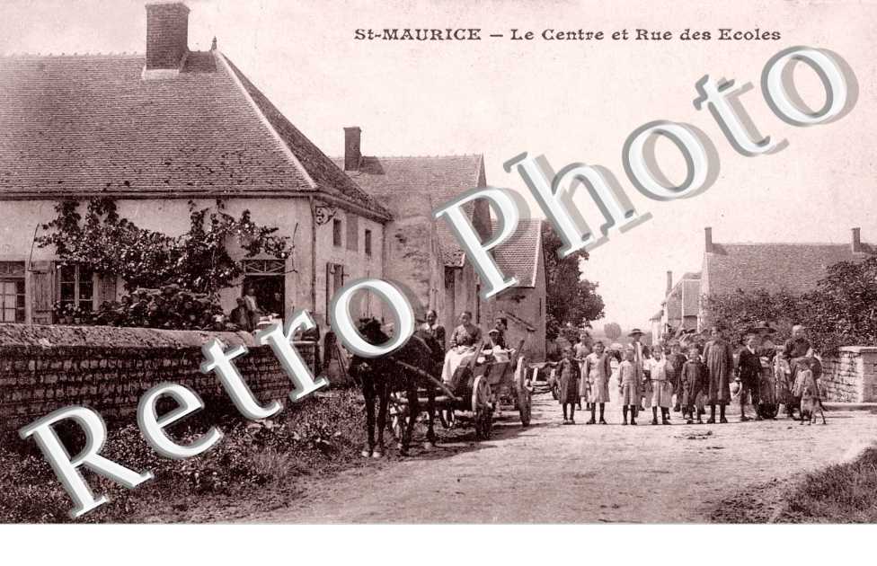 le centre et rue des Ecoles