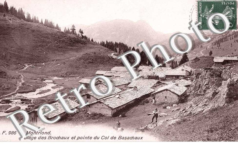 Village des Brochaux et pointe du col de Basachaux