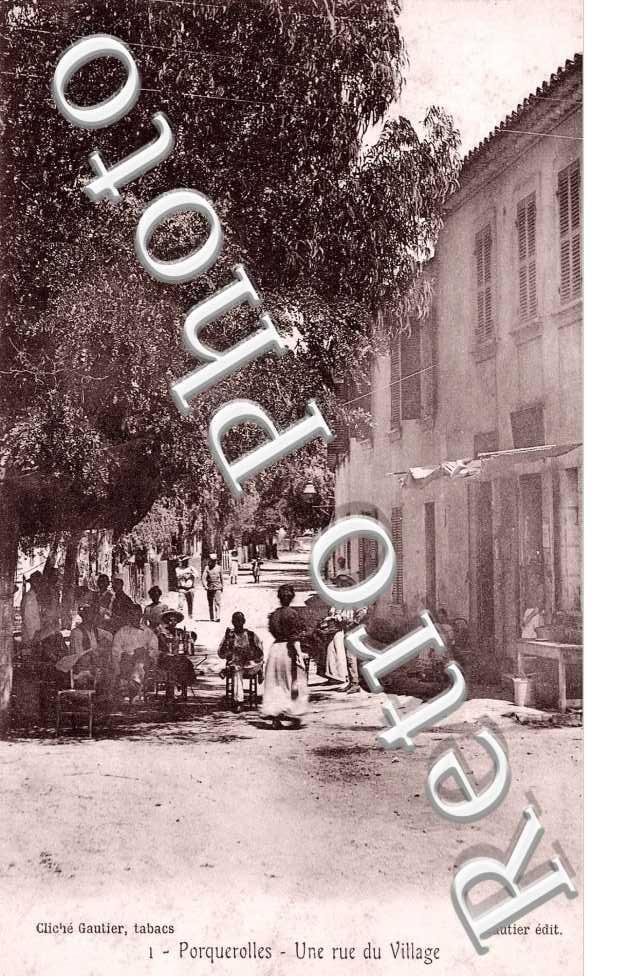 Une rue du village
