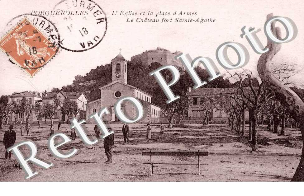 L&#039;Eglise, la Place d&#039;Armes et le Chateau Fort Sainte Agathe