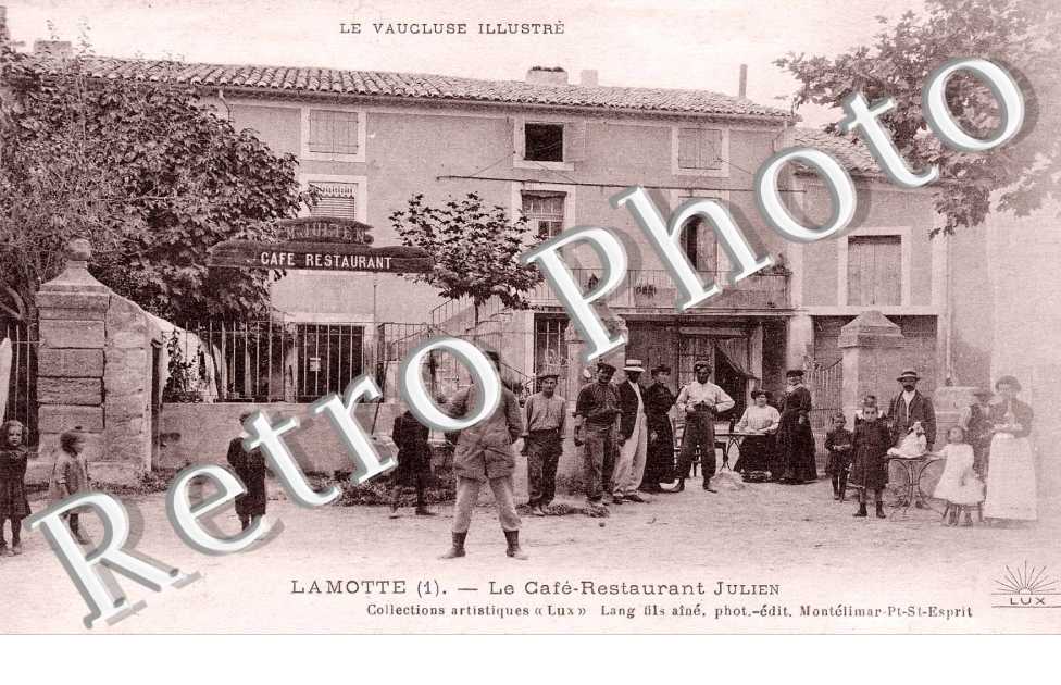 Le cafe-restaurant Julien