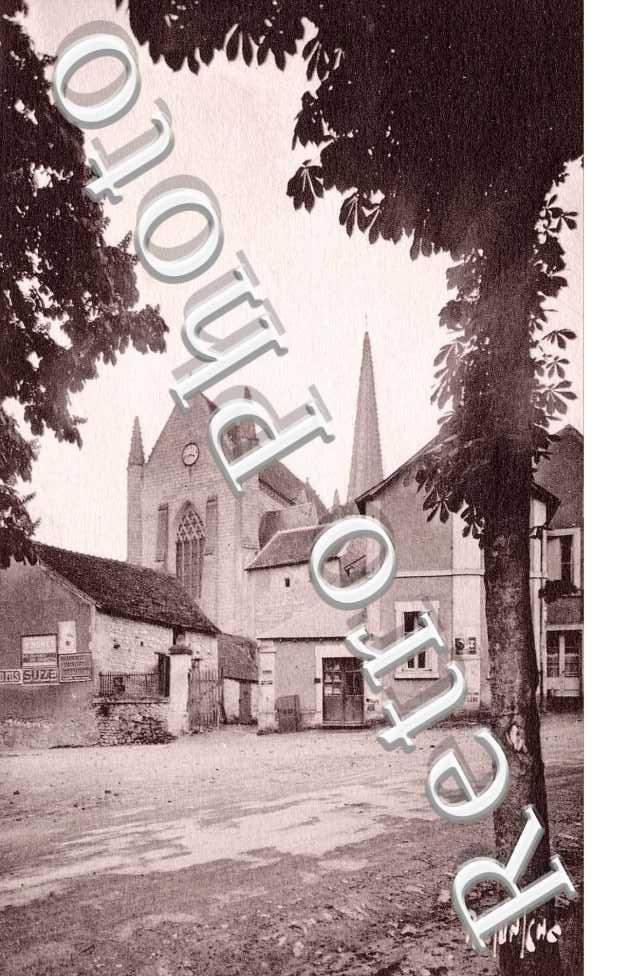 la place et l'Eglise