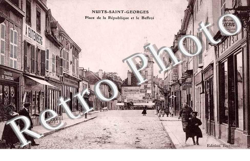 Place de la Republique et le Beffroi