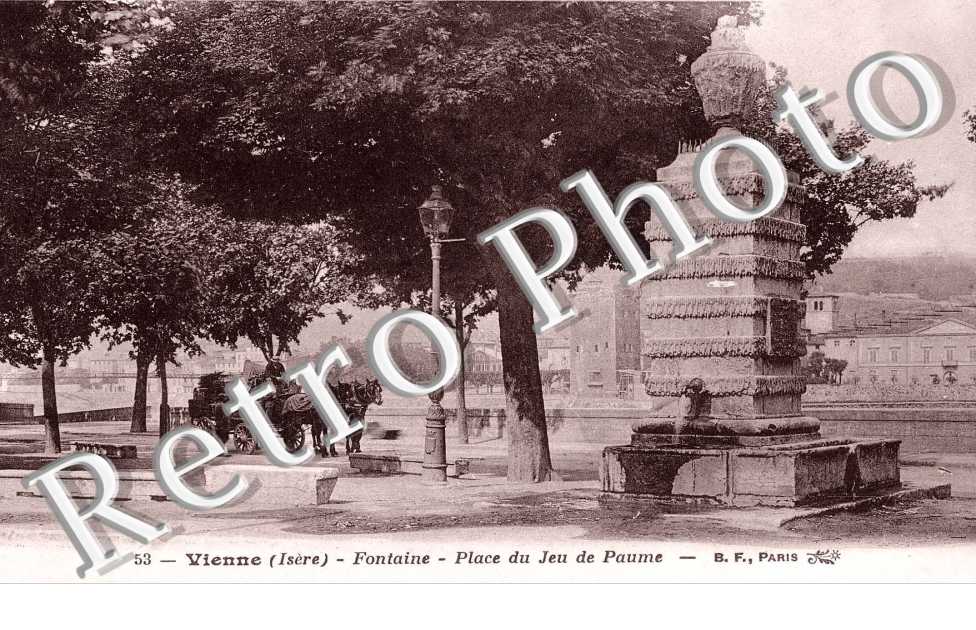 place du jeu de paume Fontaine