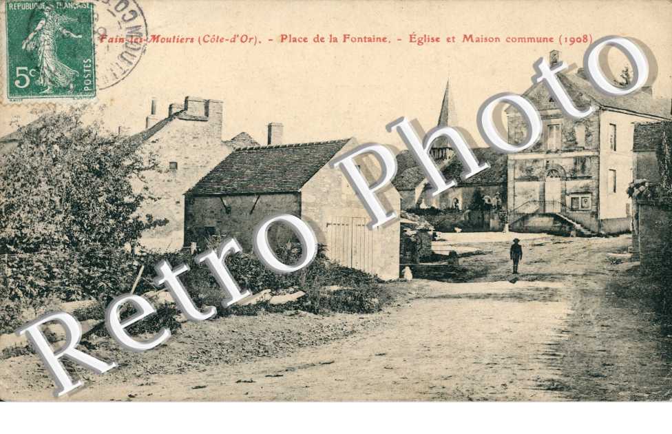 Place de la Fontaine Eglise et maison Commune
