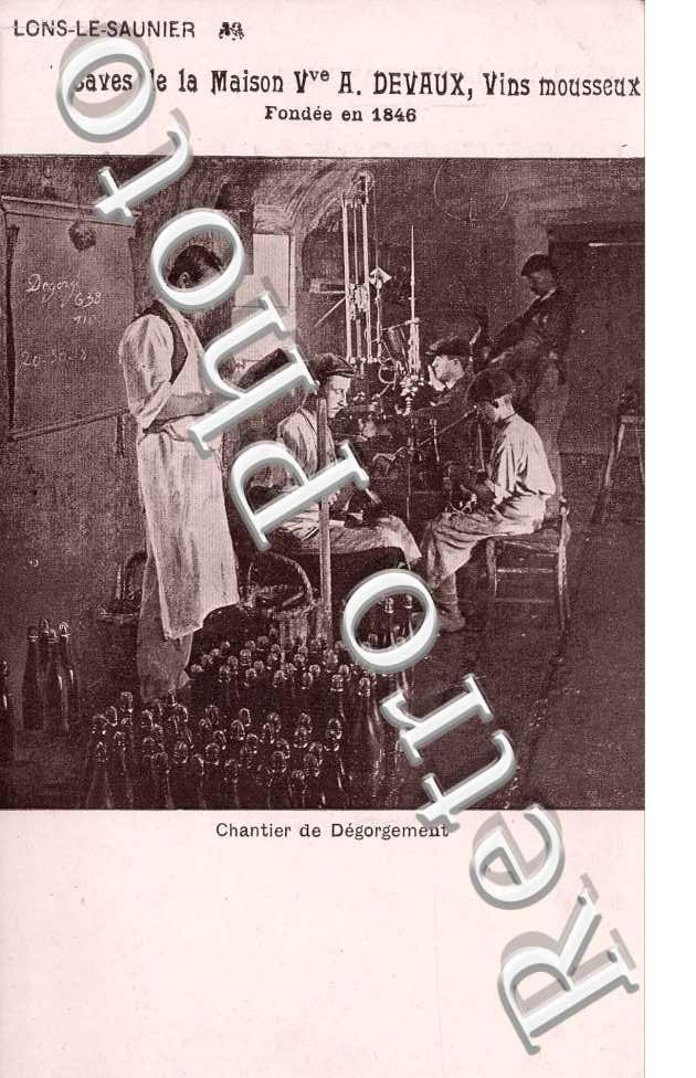 caves de la maison Vve A. Devaux, vins mousseux Fondee en 1846  Chantier de degorgement