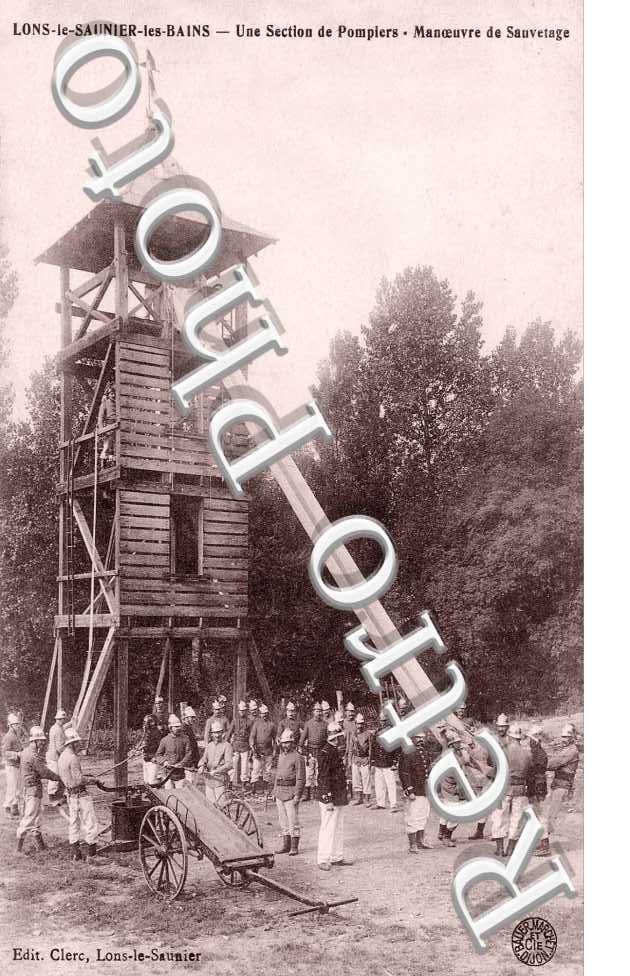 une section de pompiers manoeuvre de sauvetage