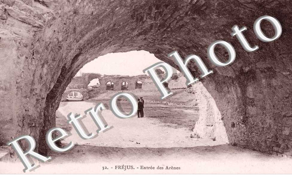 Entrée des Arènes