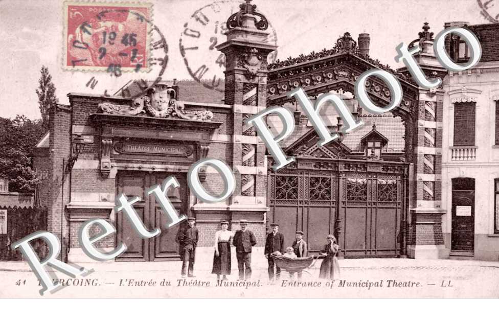 entree du Theatre Municipal