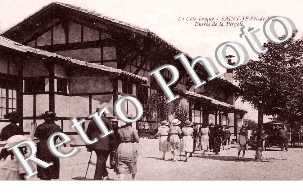 Entree de la Pergola