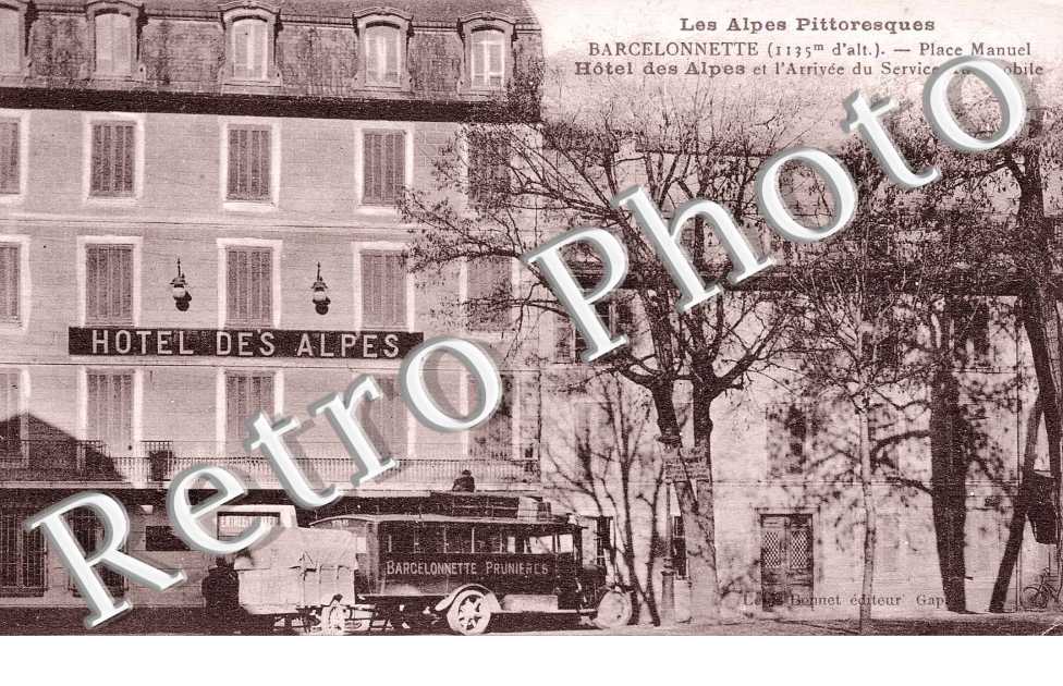 Place Manuel - Hotel des Alpes -Arrivee du service automobile