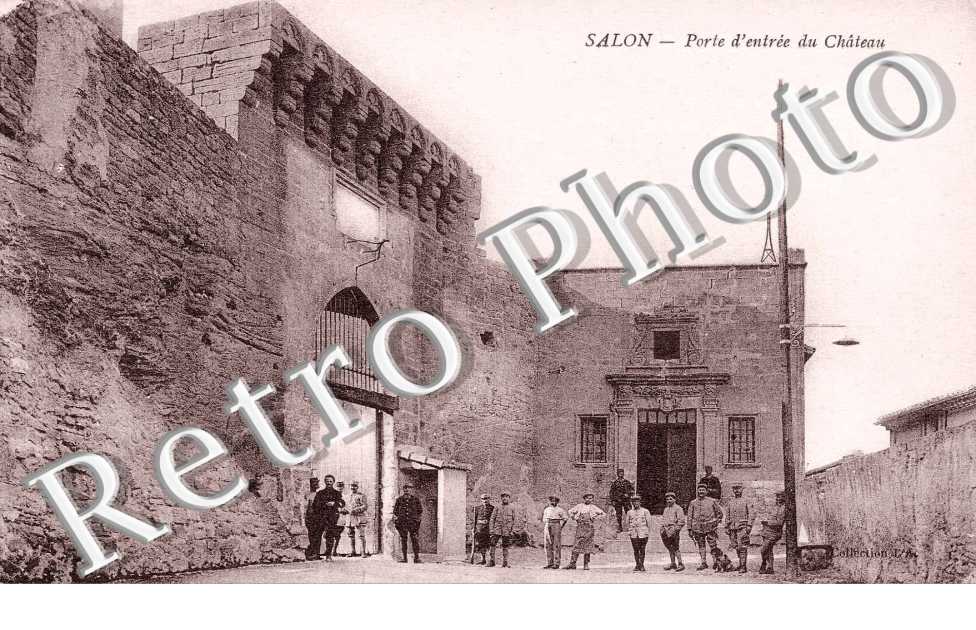 Porte d'entree du chateau