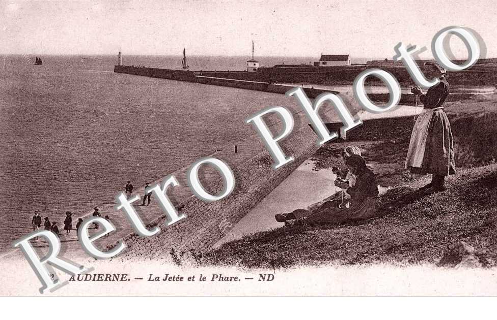 LA JETEE ET LE PHARE