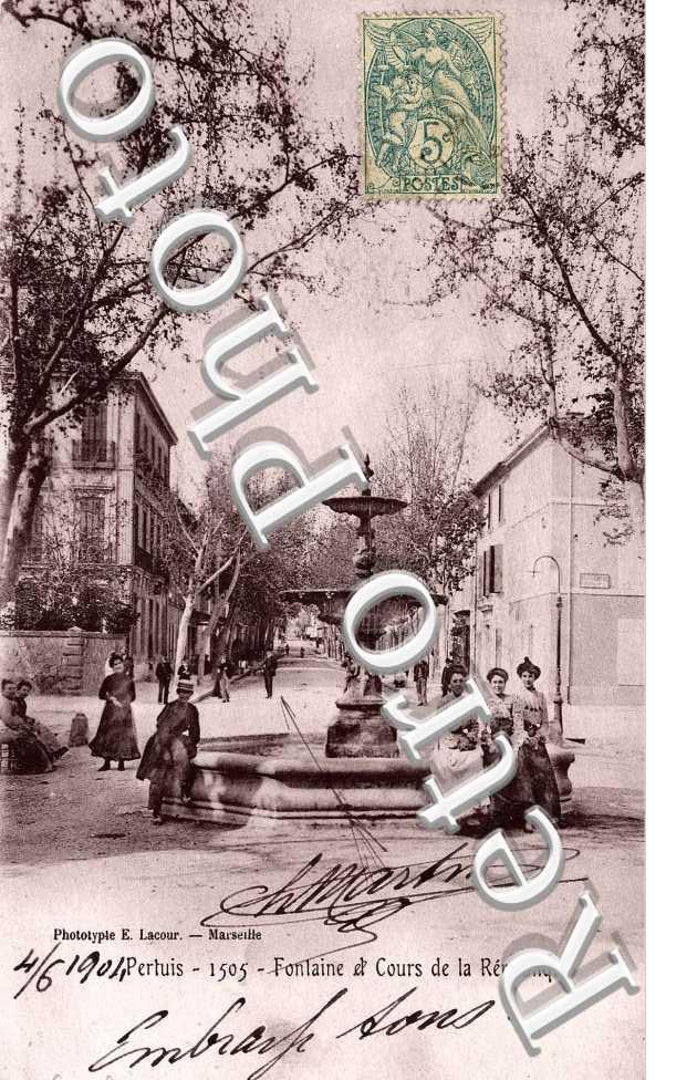 Fontaine  et Cours de la Republique