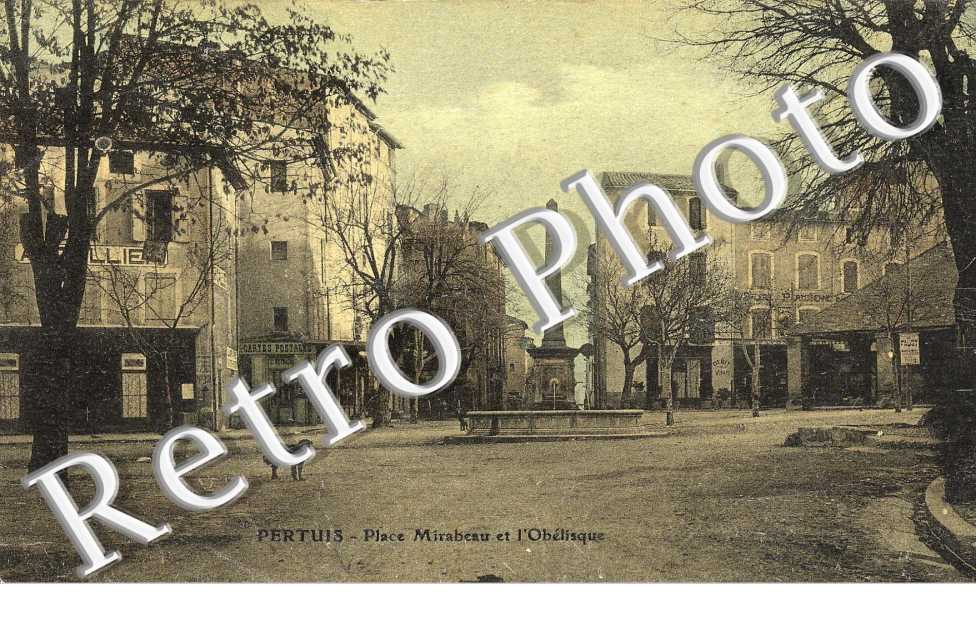 Place Mirabeau et l'Obelisque