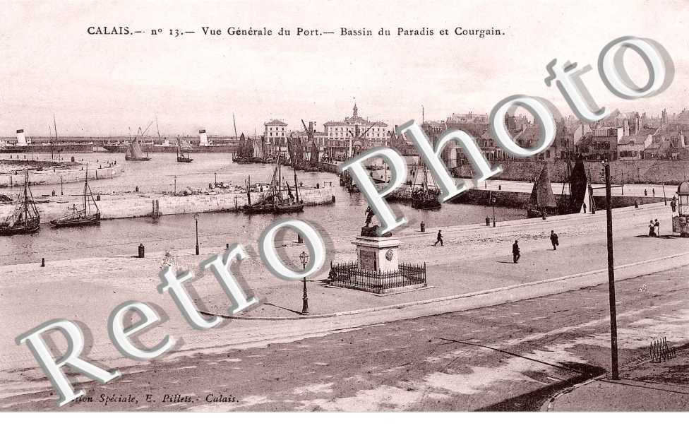 vue generale du port Bassin du Paradis et Courgain