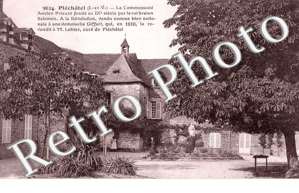 La communaute - ancien prieure fonde au 9eme siecle  par le roi breton Salomon