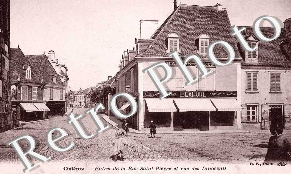 ENTREE DE LA RUE ST PIERRE