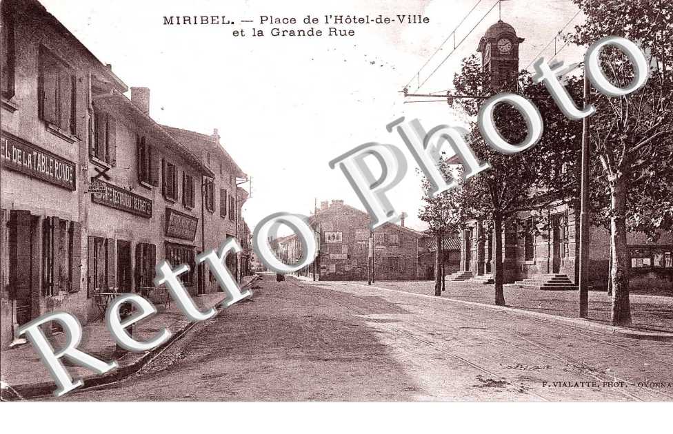PLace de l&#039;hotel de ville et la grande rue