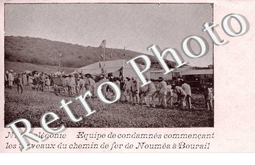 Equipe de condamnes commencant les travaux du chemin de fer de Noumea a Bourail