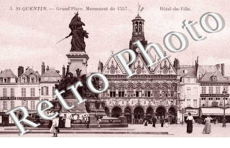 grand&#039;place Monument de 1557  Hotel-de-Ville
