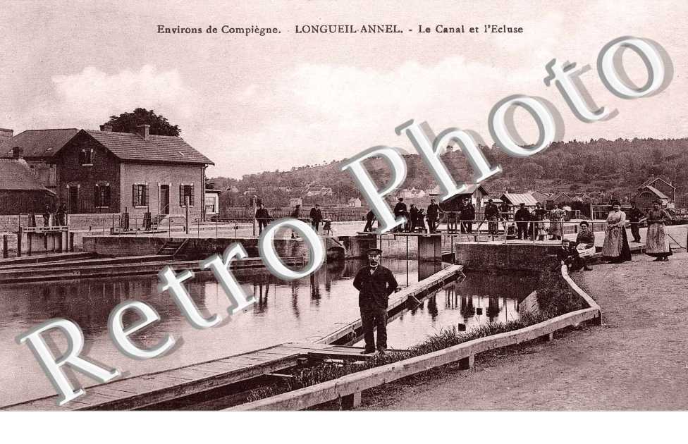 le canal et l' ecluse