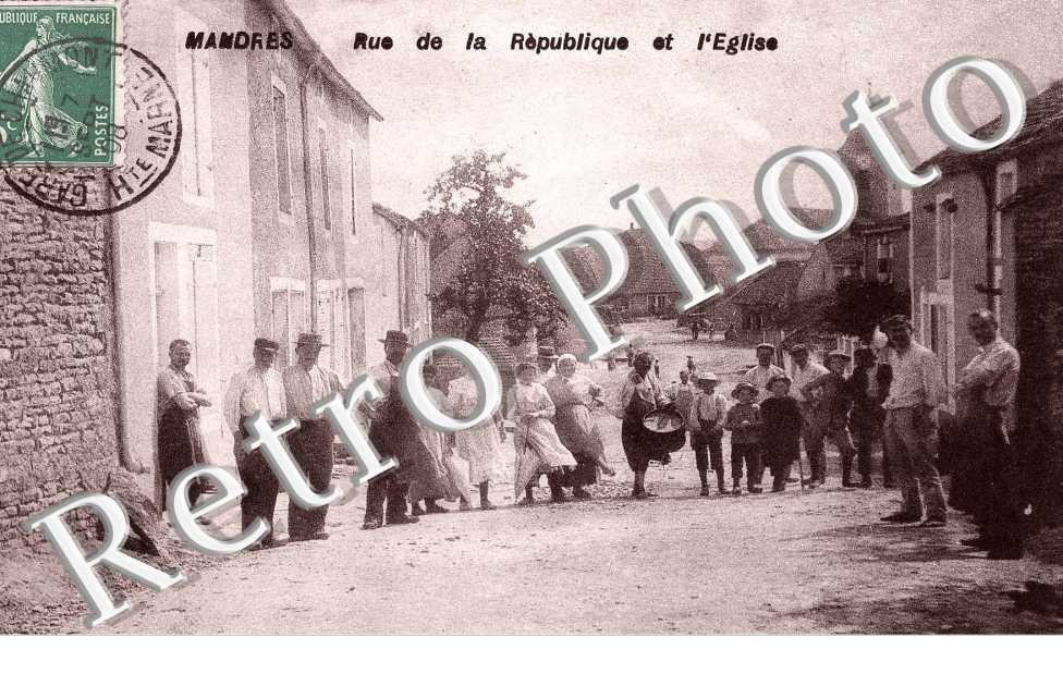La Rue de la République et l&#039;Eglise
