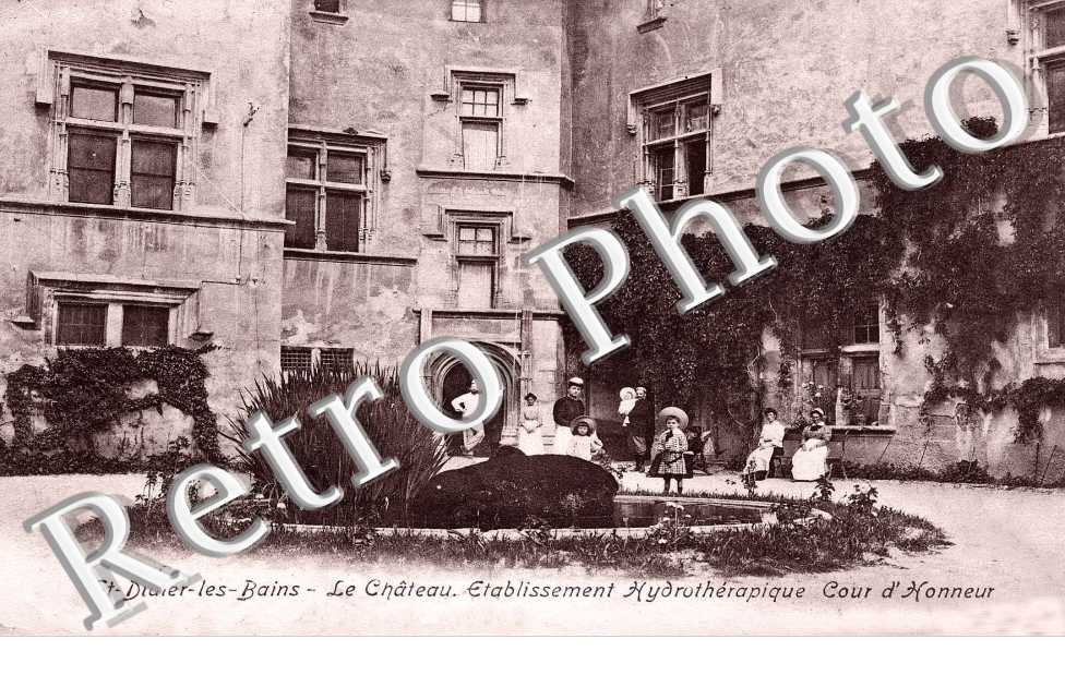Etablissement Hydrothérapique - Cour d'Honneur