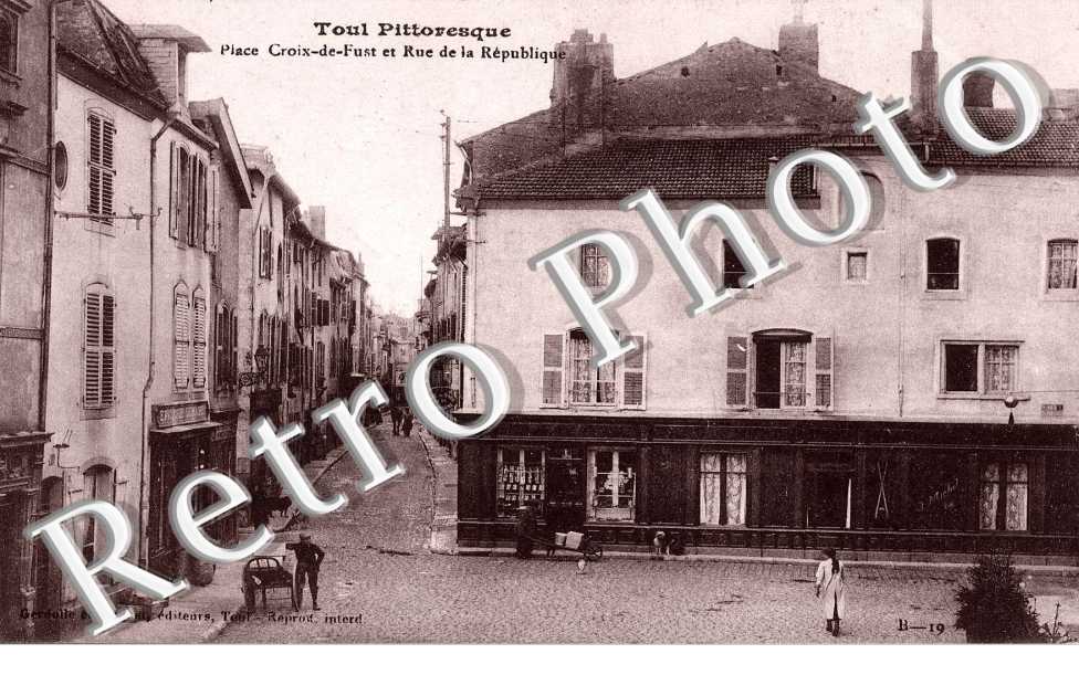 place Croix de Fust et rue de la Republique