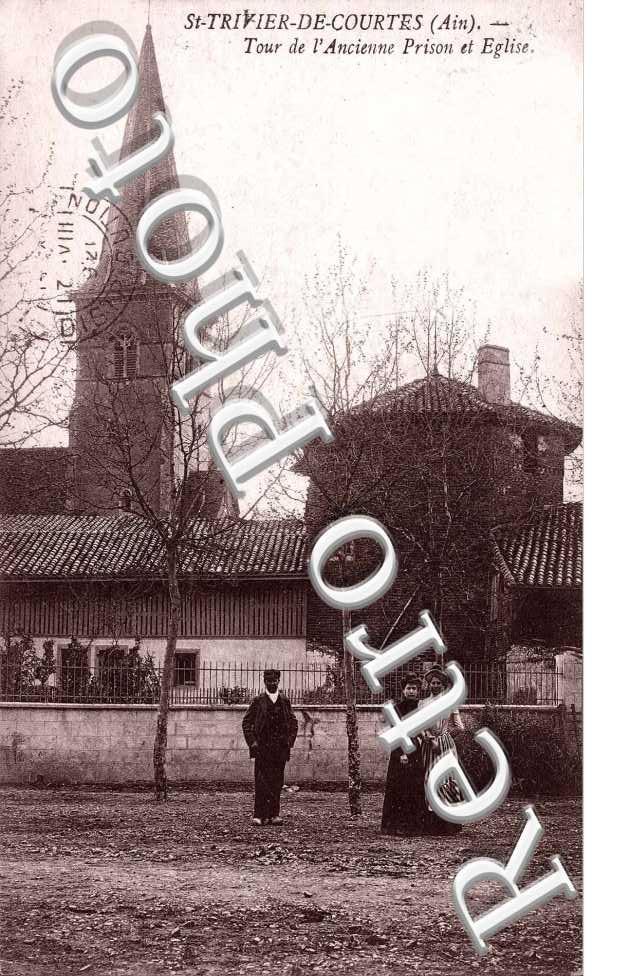 Tour de l&#039;ancienne prison et l&#039;Eglise