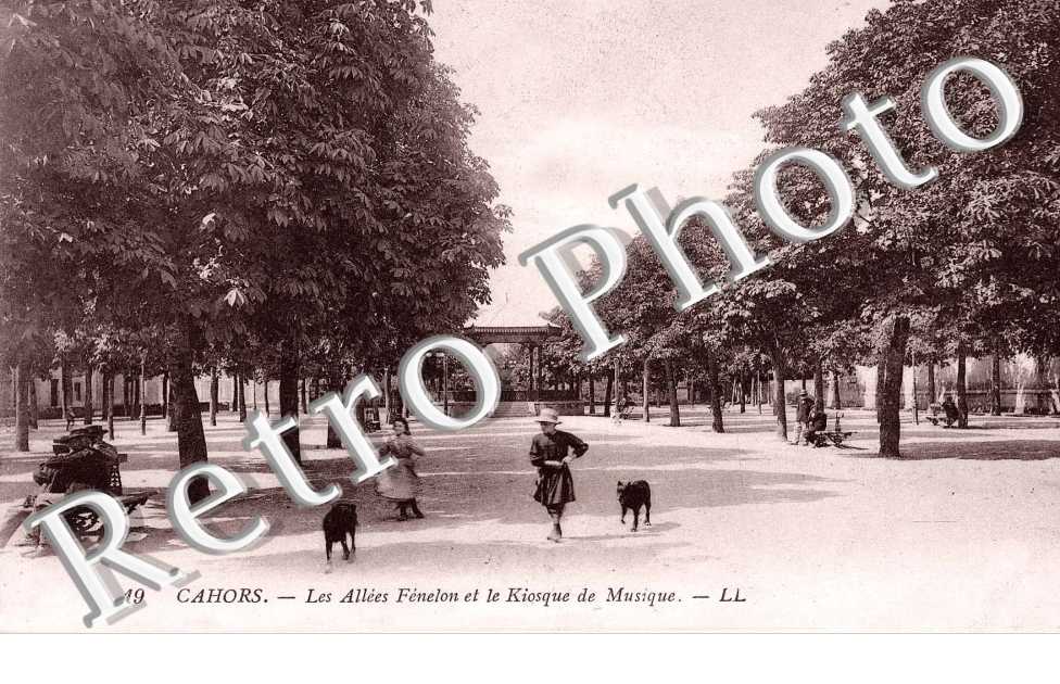 LES ALLEES FENELON ET LE KISOQUE DE MUSIQUE