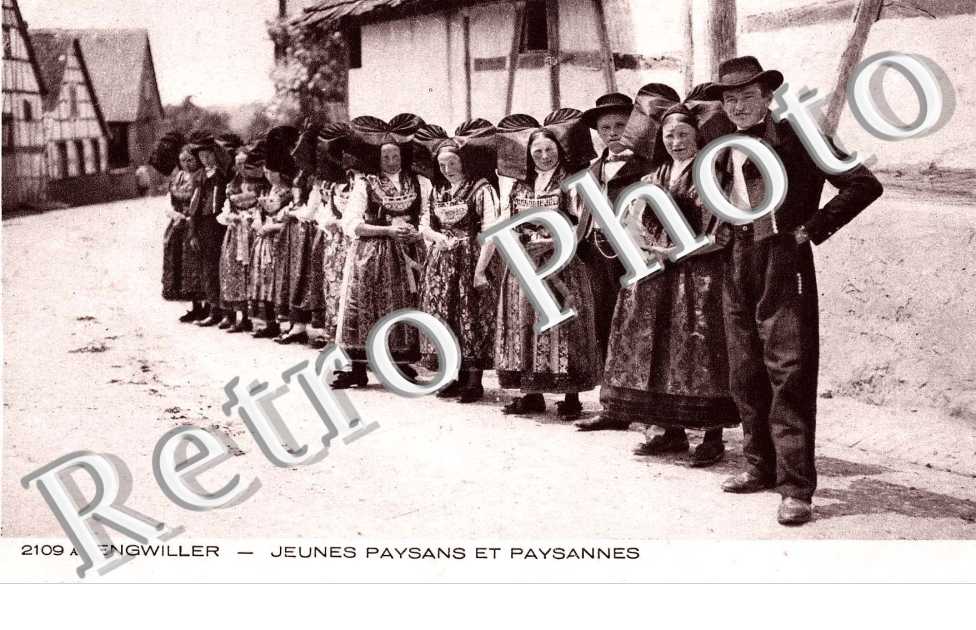 jeunes paysans et paysannes